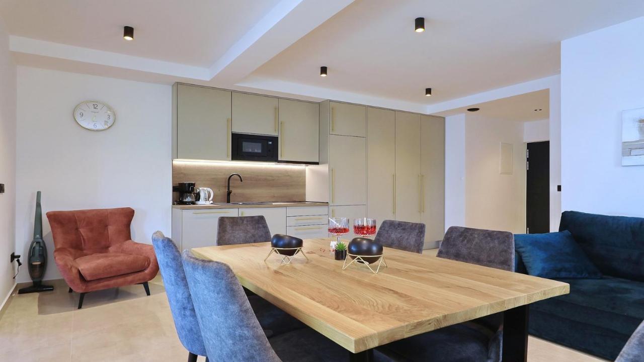 Adastra Apartments Масленица Экстерьер фото